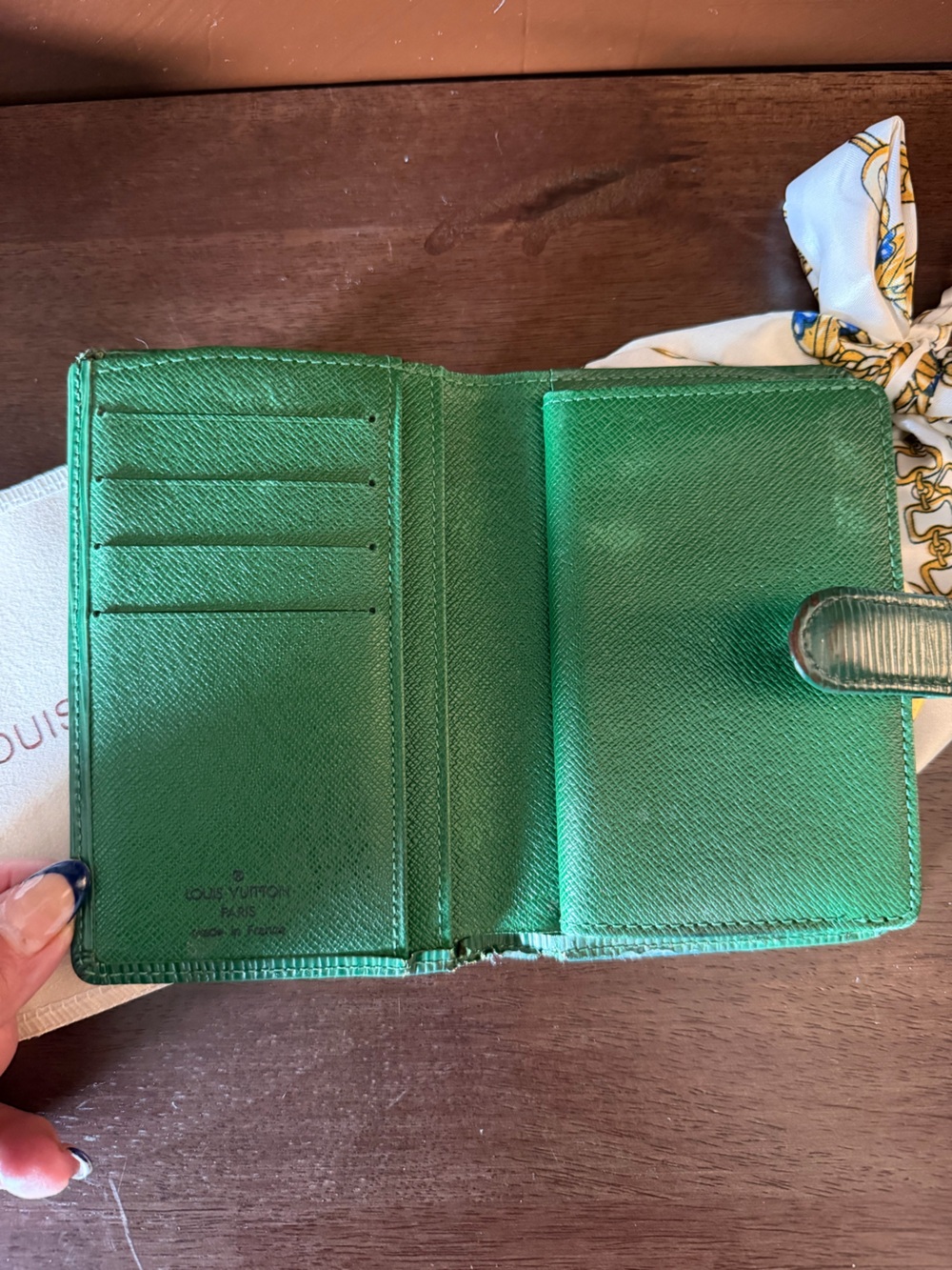 Louis Vuitton Green Epi Leather Kisslock Wallet - Picture 8 of 12